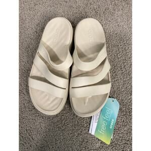 Crocs Free Feel Sandals Womens 6 Lightweight Comfort Casual NWT